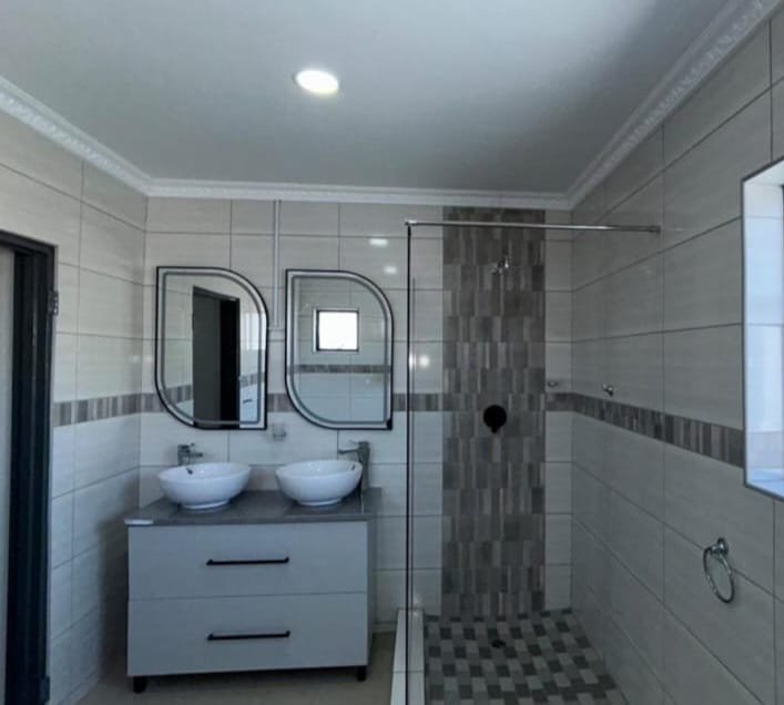 5 Bedroom Property for Sale in Minerva Gardens Northern Cape